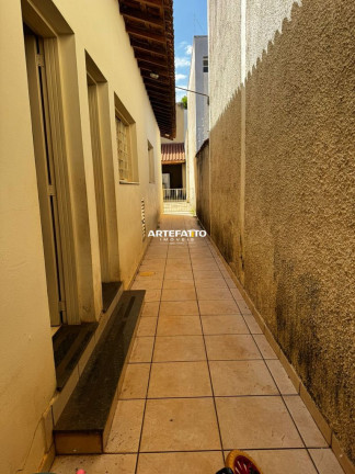 Imagem Casa com 3 Quartos à Venda, 168 m² em Vila Nicácio - Franca