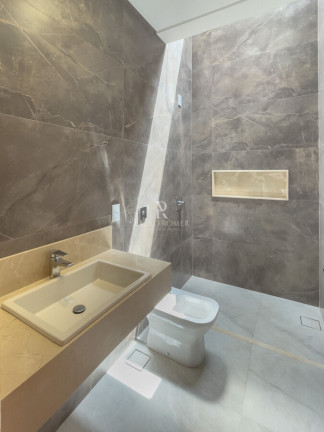 Imagem Casa com 4 Quartos à Venda, 295 m² em Residencial Goiânia Golfe Clube - Goiânia Imagem Casa com 4 Quartos à Venda, 295 m² em Residencial Goiânia Golfe Clube - Goiânia