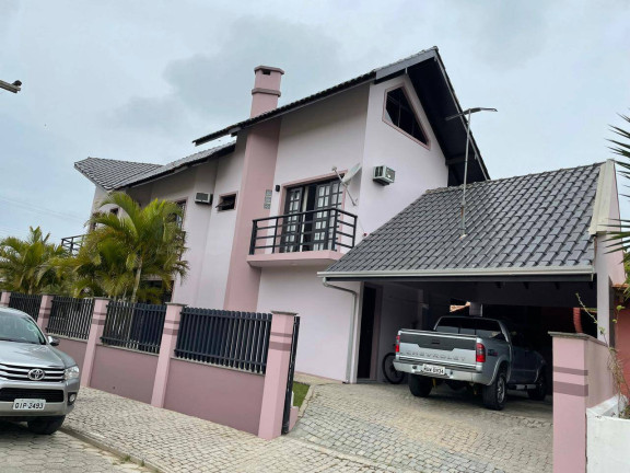 Imagem Casa com 3 Quartos à Venda, 185 m² em Morrinhos - Bombinhas