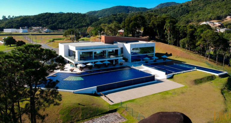 Imagem Casa de Condomínio com 4 Quartos à Venda, 234 m² em Santa Regina - Camboriú
