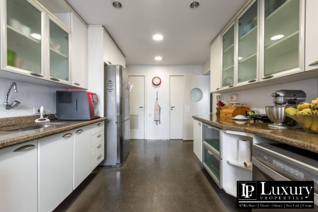 Imagem Apartamento com 4 Quartos à Venda, 500 m² em Real Parque - São Paulo