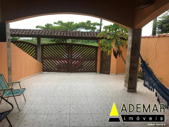 Casa com 3 Quartos à Venda, 100 m² em Peruíbe