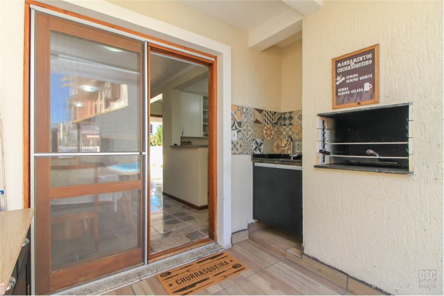Imagem Casa com 3 Quartos à Venda, em Hípica - Porto Alegre Imagem Casa com 3 Quartos à Venda, em Hípica - Porto Alegre