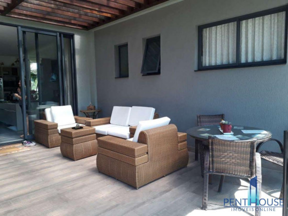 Imagem Casa com 3 Quartos à Venda, 370 m² em Centro - Camboriú Imagem Casa com 3 Quartos à Venda, 370 m² em Centro - Camboriú