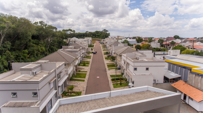 Casa com 3 Quartos à Venda, 117 m² em Cidade Industrial - Curitiba