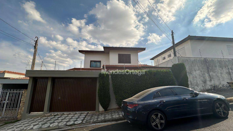 Casa com 3 Quartos para Alugar, 318 m² em Santa Rosalia - Sorocaba