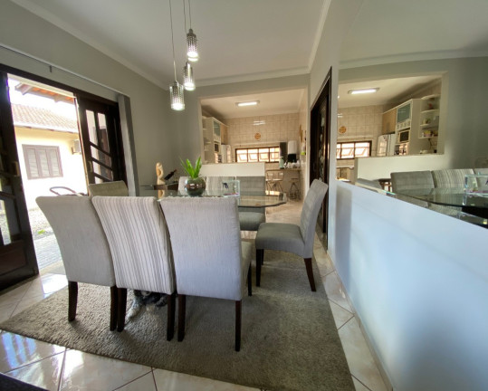 Imagem Casa com 3 Quartos à Venda, 238 m² em Vila Nova - Joinville