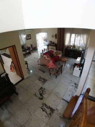 Imagem Casa com 2 Quartos à Venda, 300 m² em Santa Rosa - Niterói Imagem Casa com 2 Quartos à Venda, 300 m² em Santa Rosa - Niterói