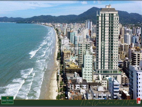 Imagem Imóvel com 4 Quartos à Venda, 212 m² em Meia Praia - Itapema