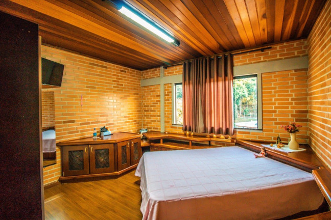 Imagem Chácara com 8 Quartos à Venda, 34.000 m² em Bateias - Campo Largo