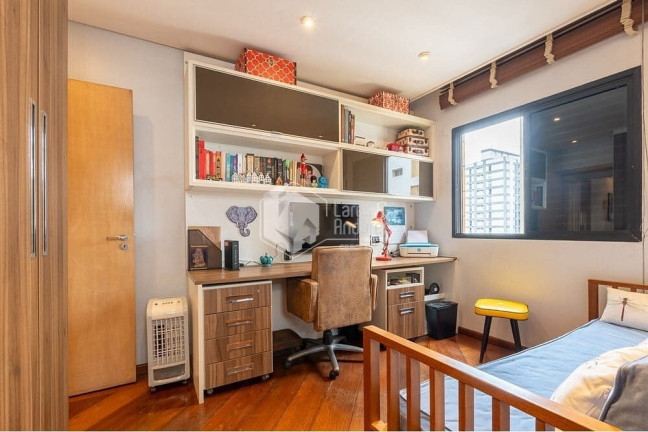 Imagem Apartamento com 4 Quartos à Venda, 141 m² em Moema - São Paulo