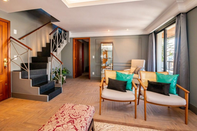 Imagem Imóvel com 2 Quartos à Venda, 200 m² em Auxiliadora - Porto Alegre Imagem Imóvel com 2 Quartos à Venda, 200 m² em Auxiliadora - Porto Alegre