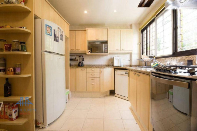 Imagem Casa com 5 Quartos à Venda, 324 m² em Itacorubi - Florianópolis Imagem Casa com 5 Quartos à Venda, 324 m² em Itacorubi - Florianópolis