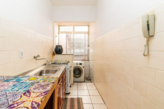 Imagem Imóvel com 1 Quarto à Venda, 42 m² em Centro Histórico - Porto Alegre Imagem Imóvel com 1 Quarto à Venda, 42 m² em Centro Histórico - Porto Alegre