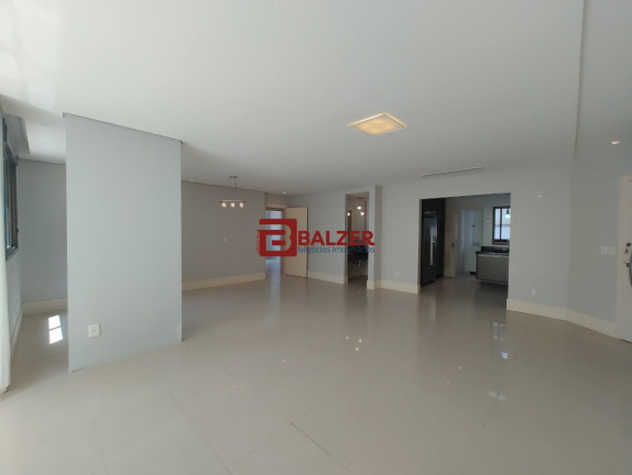 Imagem Apartamento com 3 Quartos à Venda, 237 m² em Centro - Florianópolis Imagem Apartamento com 3 Quartos à Venda, 237 m² em Centro - Florianópolis