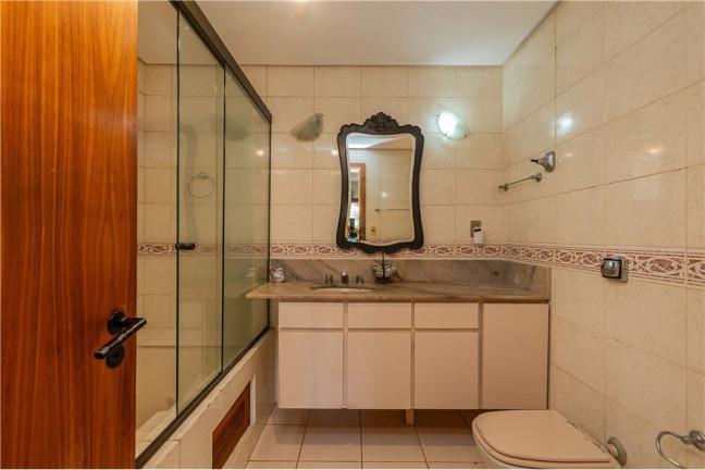 Imagem Imóvel com 2 Quartos à Venda, em Rio Branco - Porto Alegre Imagem Imóvel com 2 Quartos à Venda, em Rio Branco - Porto Alegre