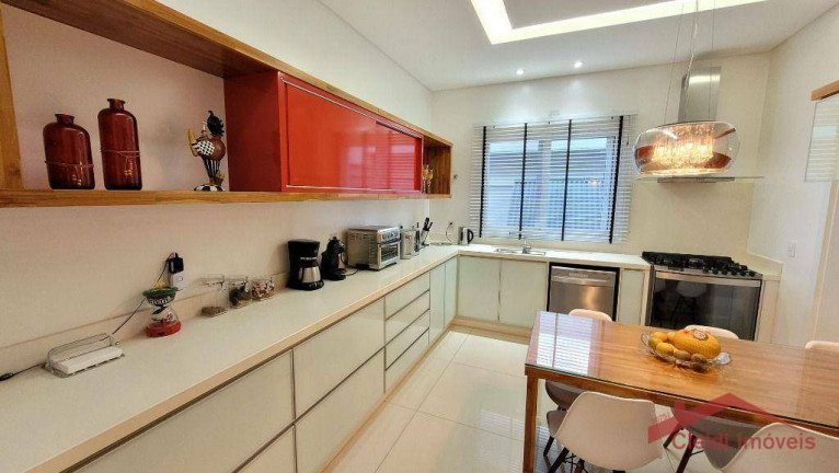 Imagem Casa com 3 Quartos à Venda, 220 m² em Floresta - Joinville Imagem Casa com 3 Quartos à Venda, 220 m² em Floresta - Joinville