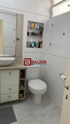 Imagem Apartamento com 2 Quartos à Venda, 72 m² em Centro - Florianópolis Imagem Apartamento com 2 Quartos à Venda, 72 m² em Centro - Florianópolis