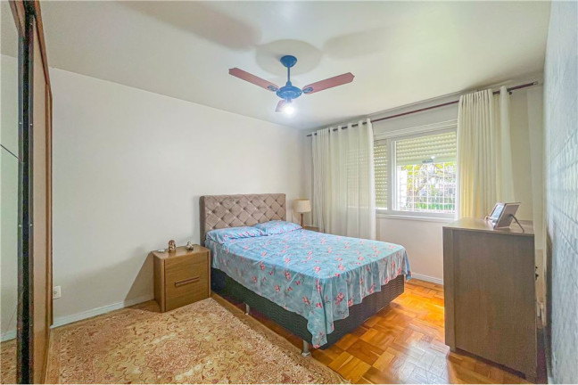 Imagem Apartamento com 2 Quartos à Venda, 60 m² em Vila Ipiranga - Porto Alegre
