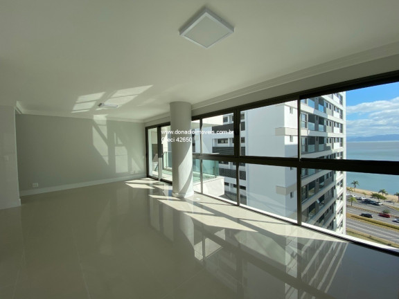 Imagem Apartamento com 3 Quartos à Venda, 136 m² em Centro - Florianópolis Imagem Apartamento com 3 Quartos à Venda, 136 m² em Centro - Florianópolis