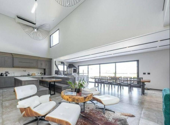 Imagem Casa com 4 Quartos à Venda, 588 m² em Santo Inácio - Curitiba Imagem Casa com 4 Quartos à Venda, 588 m² em Santo Inácio - Curitiba