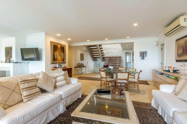 Imagem Casa com 7 Quartos à Venda, 700 m² em Itacoatiara - Niterói Imagem Casa com 7 Quartos à Venda, 700 m² em Itacoatiara - Niterói