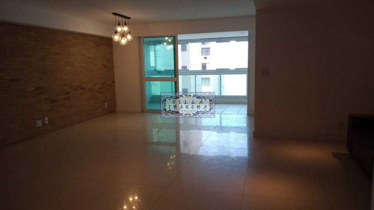 Imagem Apartamento com 3 Quartos à Venda, 158 m² em Icaraí - Niterói Imagem Apartamento com 3 Quartos à Venda, 158 m² em Icaraí - Niterói