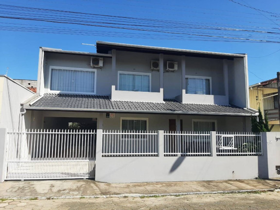 Casa com 6 Quartos à Venda, 180 m² em Penha