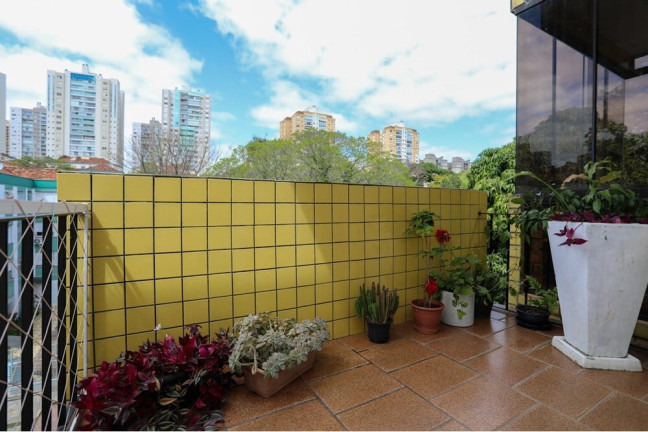 Imagem Apartamento com 2 Quartos à Venda, 69 m² em Vila Ipiranga - Porto Alegre Imagem Apartamento com 2 Quartos à Venda, 69 m² em Vila Ipiranga - Porto Alegre