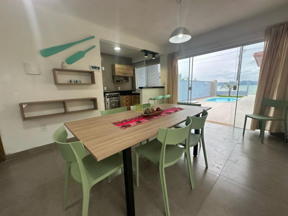 Imagem Casa com 4 Quartos para Alugar ou Temporada, 100 m² em Centro - Porto Belo Imagem Casa com 4 Quartos para Alugar ou Temporada, 100 m² em Centro - Porto Belo