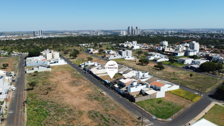 Imagem Apartamento com 2 Quartos à Venda, 61 m² em Laranjeiras - Uberlândia Imagem Apartamento com 2 Quartos à Venda, 61 m² em Laranjeiras - Uberlândia