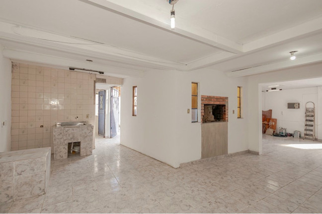 Imagem Casa com 3 Quartos à Venda, 195 m² em Jardim Itu - Porto Alegre Imagem Casa com 3 Quartos à Venda, 195 m² em Jardim Itu - Porto Alegre