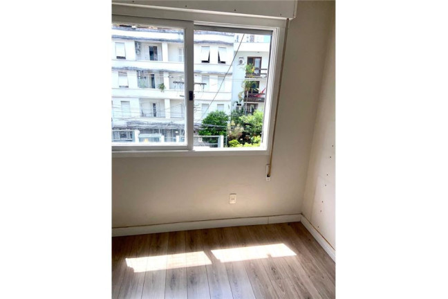 Imagem Imóvel com 1 Quarto à Venda, em Bom Fim - Porto Alegre Imagem Imóvel com 1 Quarto à Venda, em Bom Fim - Porto Alegre