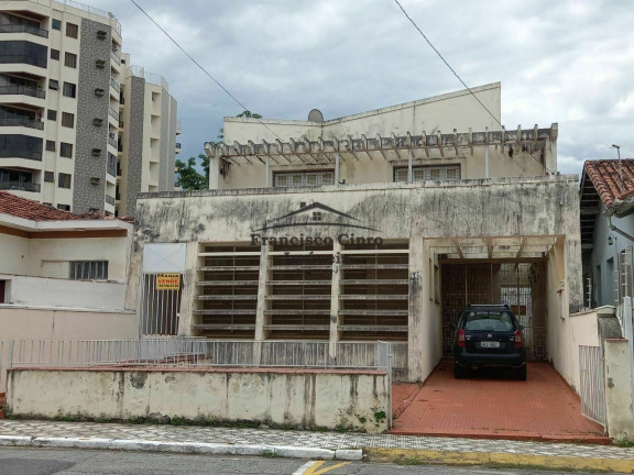 Sobrado à Venda, 404 m² em Centro - Guaratinguetá