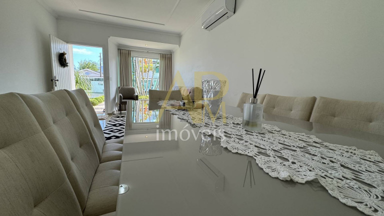 Imagem Casa com 4 Quartos à Venda, 300 m² em Centro - Palhoça Imagem Casa com 4 Quartos à Venda, 300 m² em Centro - Palhoça