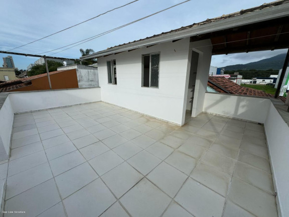 Imagem Casa com 5 Quartos à Venda, 250 m² em Pereque - Porto Belo