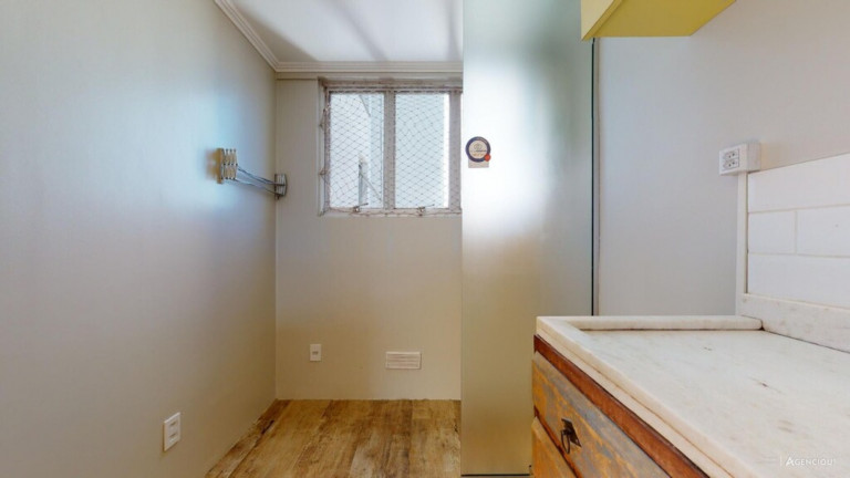 Imagem Imóvel com 1 Quarto à Venda, 43 m² em Centro Histórico - Porto Alegre Imagem Imóvel com 1 Quarto à Venda, 43 m² em Centro Histórico - Porto Alegre
