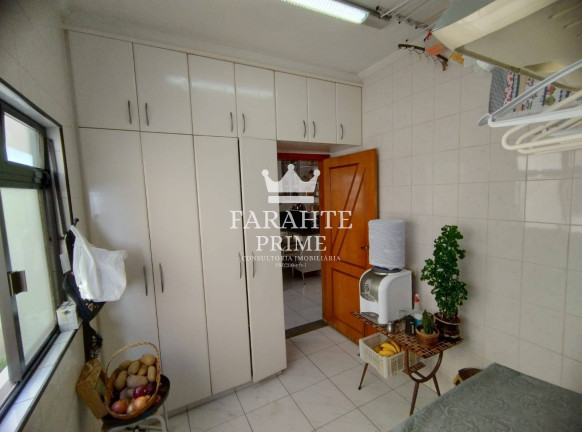 Imagem Casa com 6 Quartos à Venda,  em Embaré - Santos