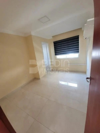 Imagem Apartamento com 3 Quartos à Venda, 230 m² em Centro - Balneário Camboriú Imagem Apartamento com 3 Quartos à Venda, 230 m² em Centro - Balneário Camboriú