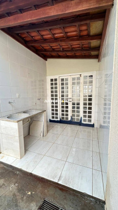 Imagem Casa com 3 Quartos à Venda, 200 m²