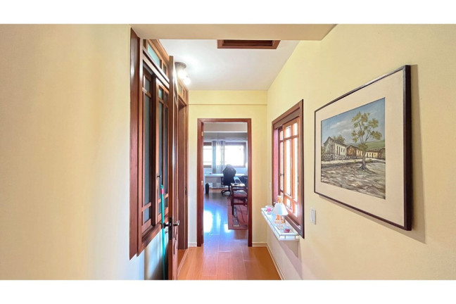 Imagem Casa com 5 Quartos à Venda,  em Ipanema - Porto Alegre