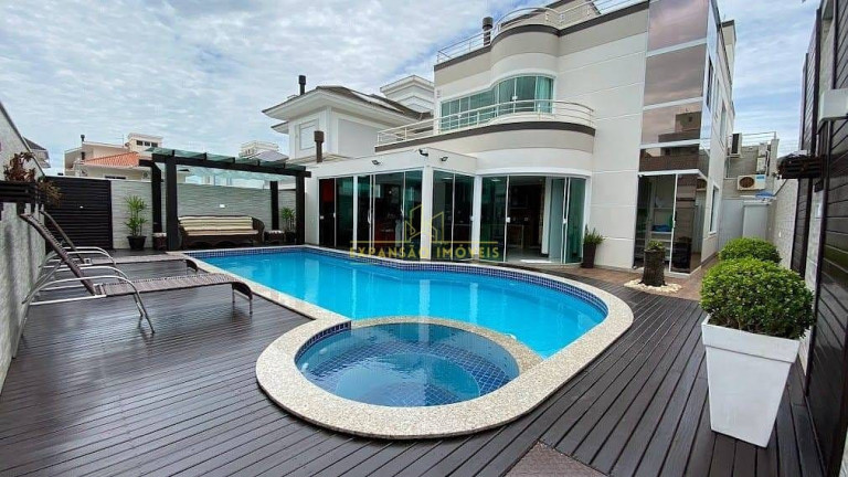 Casa com 3 Quartos à Venda, 420 m² em Pedra Branca - Palhoça