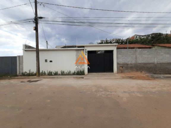 Casa com 2 Quartos à Venda, 56 m²