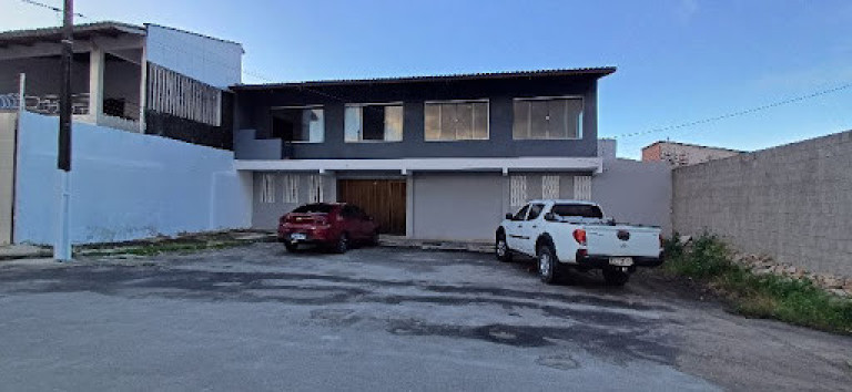Casa com 4 Quartos à Venda, 284 m² em Parque Dois Irmãos - Fortaleza
