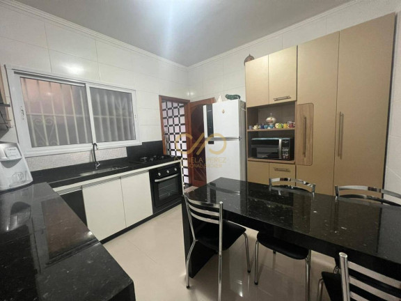 Sobrado com 3 Quartos à Venda, 85 m² em Guilhermina - Praia Grande