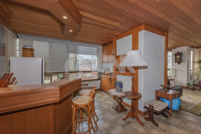 Imagem Apartamento com 3 Quartos à Venda, 196 m² em Auxiliadora - Porto Alegre