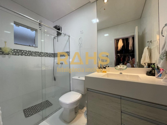 Imagem Casa com 4 Quartos à Venda, 159 m² em Glória - Joinville Imagem Casa com 4 Quartos à Venda, 159 m² em Glória - Joinville