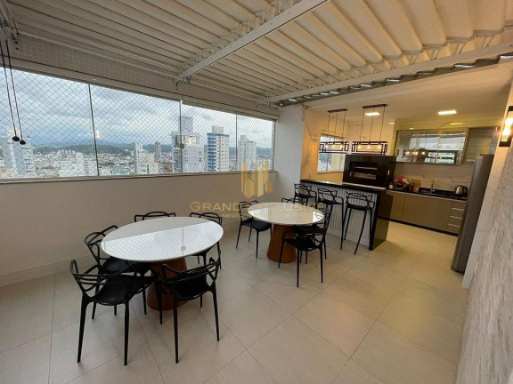Imagem Cobertura com 4 Quartos à Venda, 225 m² em Centro - Balneário Camboriú