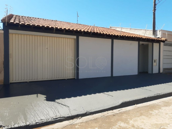 Casa com 3 Quartos para Alugar, 250 m² em Jardim Das Flores - Araraquara
