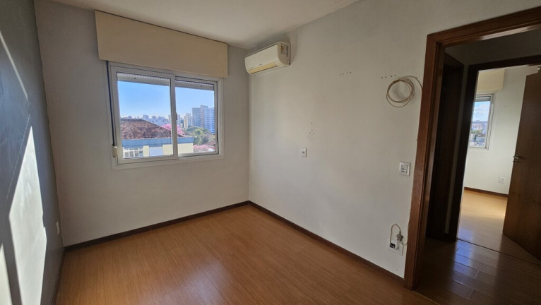 Imagem Imóvel com 2 Quartos à Venda, em Passo Da Areia - Porto Alegre Imagem Imóvel com 2 Quartos à Venda, em Passo Da Areia - Porto Alegre